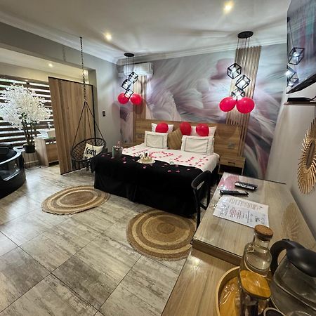באנוני Africa Paradise - Or Tambo Airport Boutique Hotel מראה חיצוני תמונה