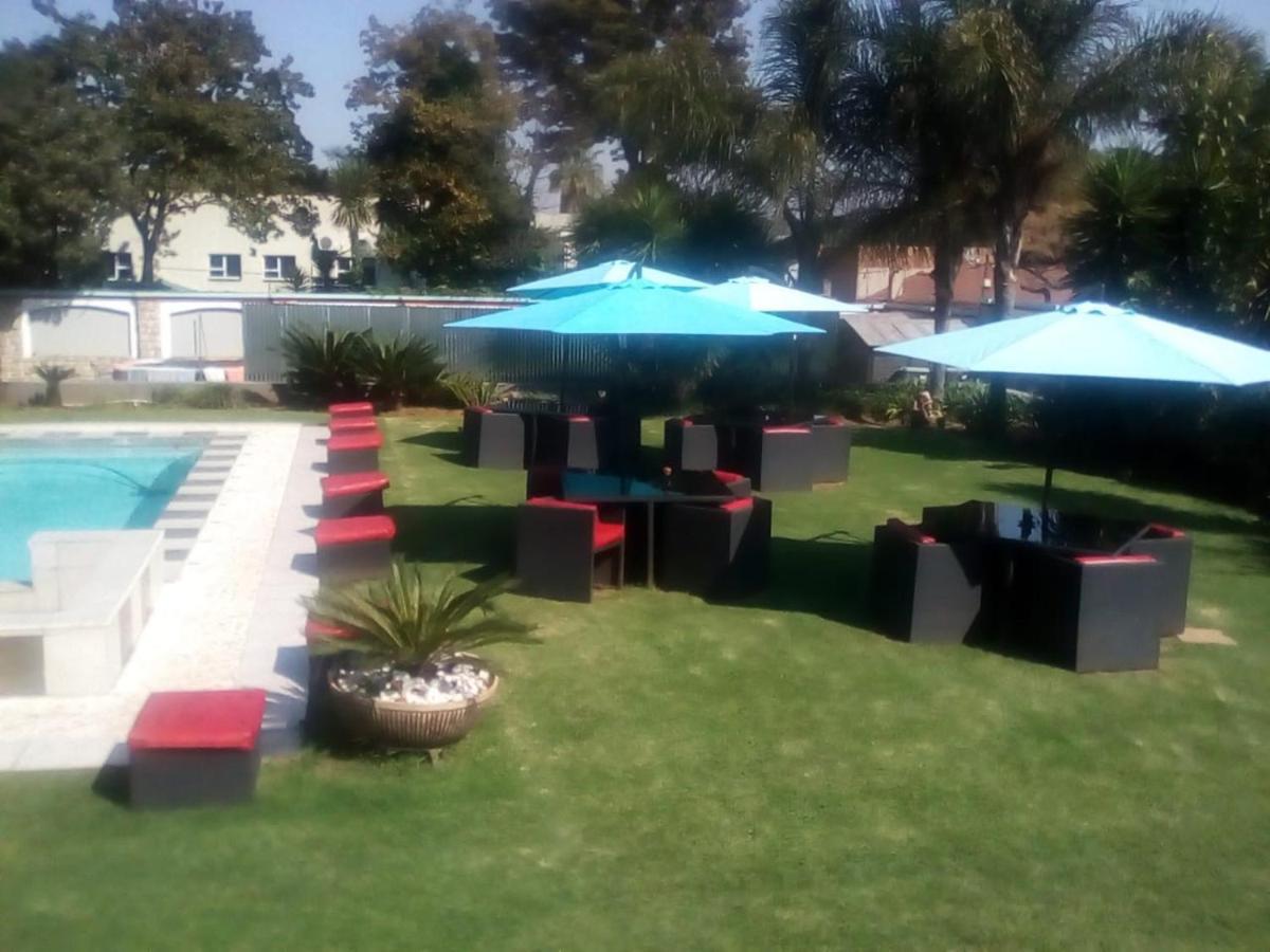 באנוני Africa Paradise - Or Tambo Airport Boutique Hotel מראה חיצוני תמונה