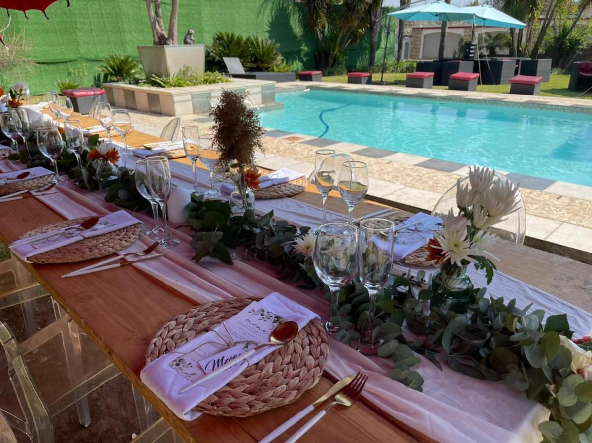 באנוני Africa Paradise - Or Tambo Airport Boutique Hotel מראה חיצוני תמונה