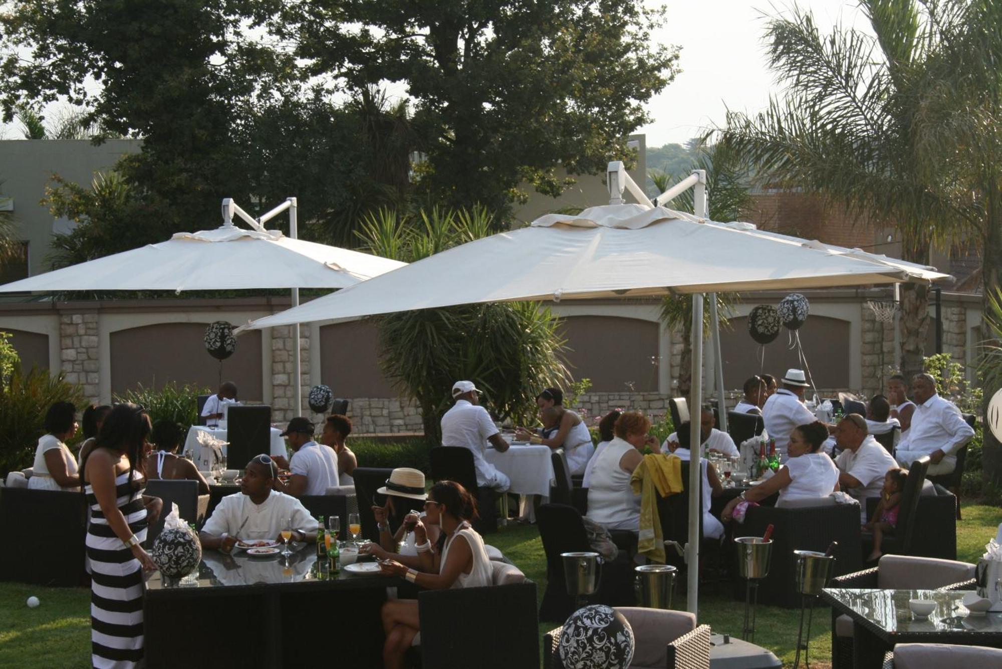 באנוני Africa Paradise - Or Tambo Airport Boutique Hotel מראה חיצוני תמונה