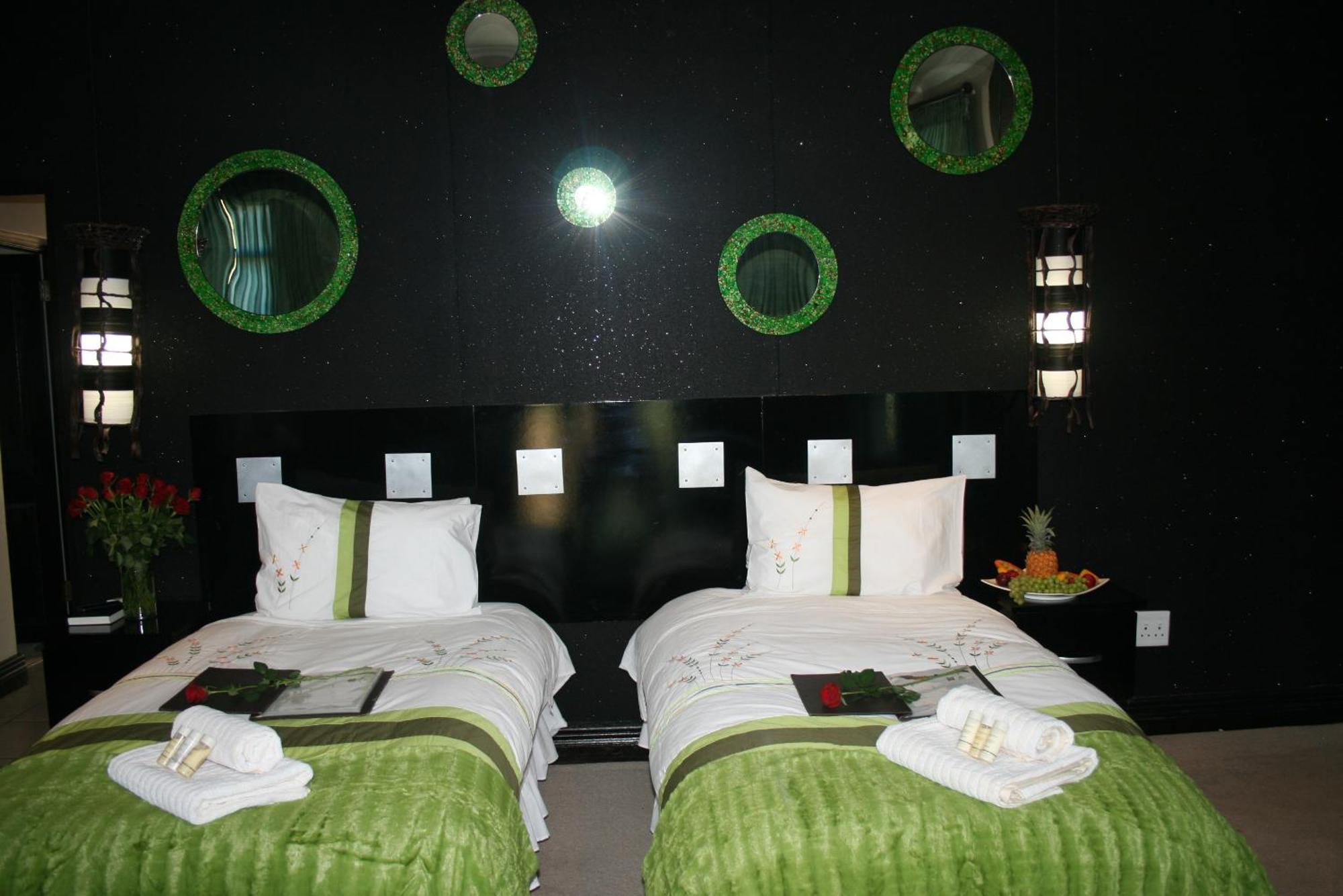 באנוני Africa Paradise - Or Tambo Airport Boutique Hotel מראה חיצוני תמונה